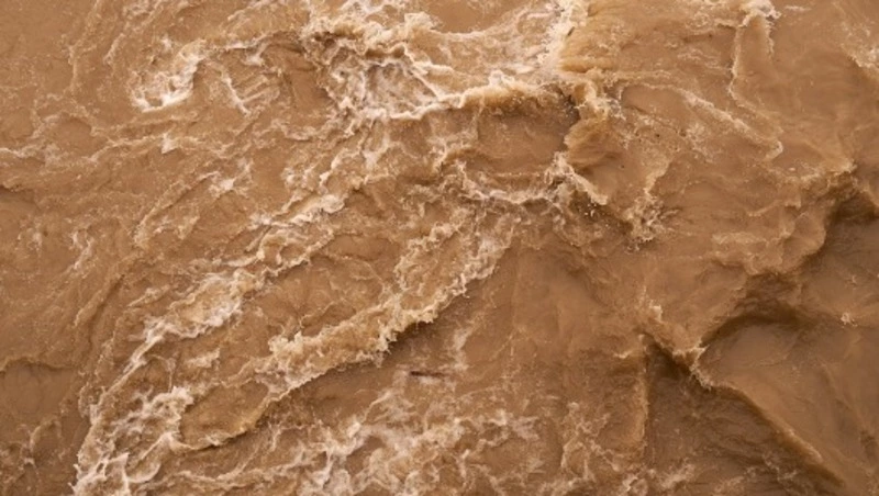 Спасатели на Парамушире до сих пор устраняют последствия непогоды: ВИДЕО