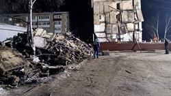 Жителям разрушенного дома в Тымовском купят 15 квартир за счет мэрии