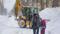 Больше 150 единиц техники задействуют в ночной расчистке Южно-Сахалинска