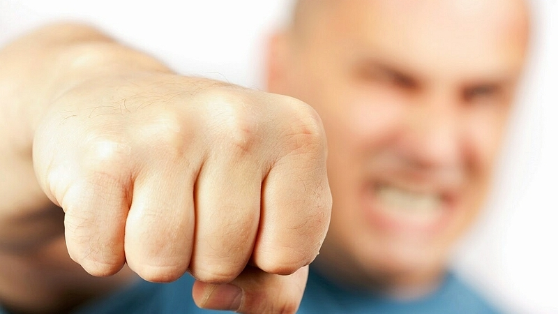 Четверо сахалинцев избили сотрудников полиции