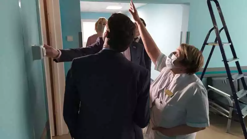 В перинатальном центре Сахалина починили протекшую трубу