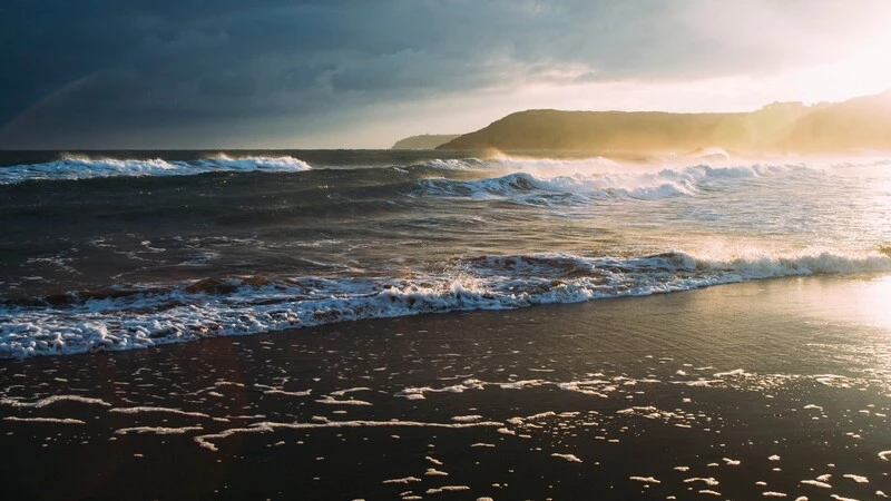 В Поронайске уборку пляжа превратят в соревнование