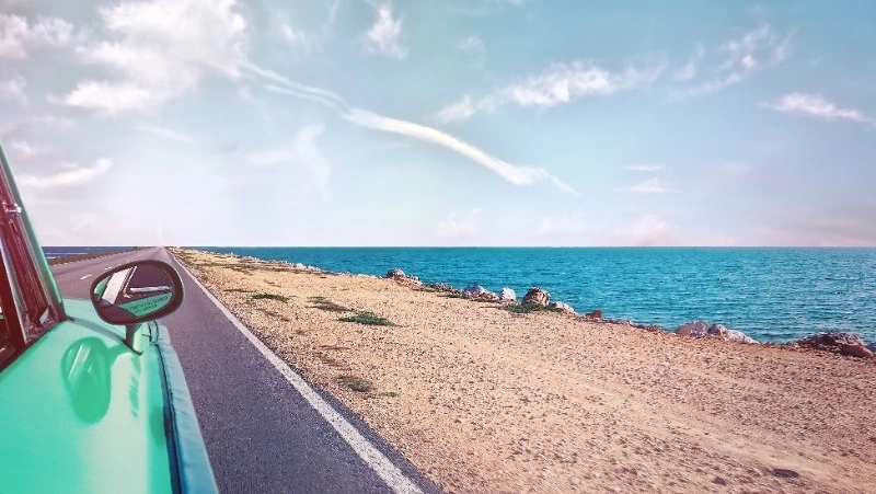 Автобус без окна и яхта миллиардера: новости выходных в Сахалинской области