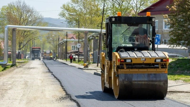 В Луговом завершают ремонт улицы 2-й Железнодорожной