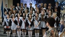 В школах Корсаковского района прозвенели последние звонки для 206 выпускников