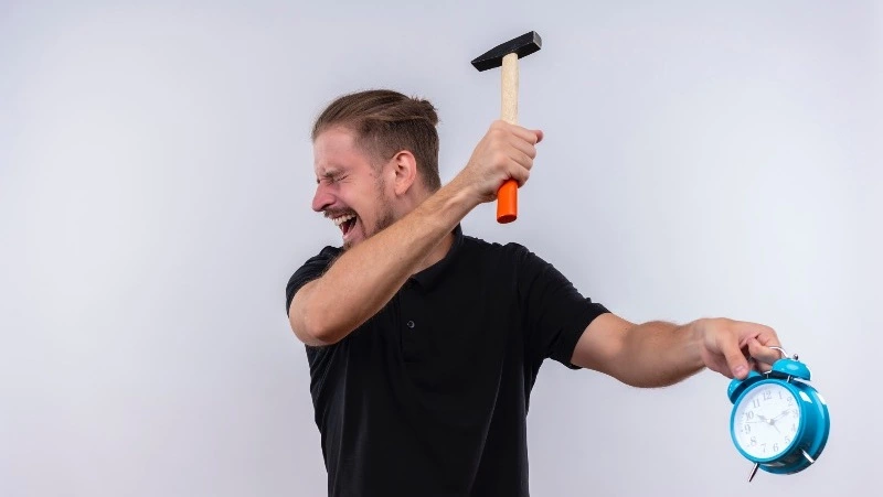 Житель Сокола жестоко избил своего товарища молотком 