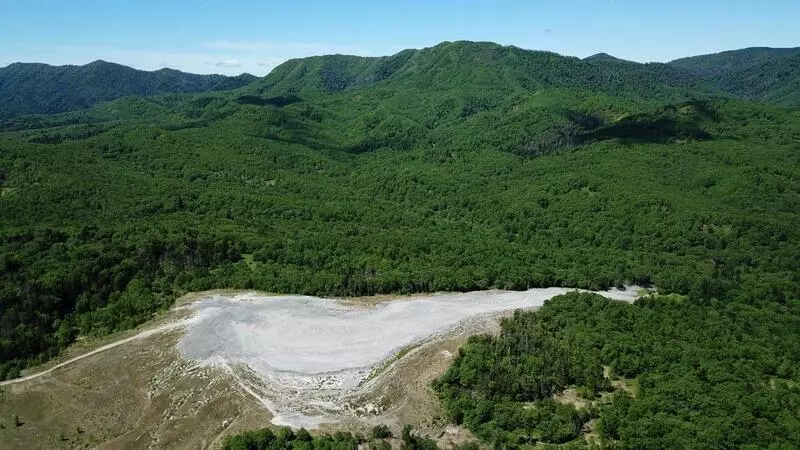 На Сахалине школьник случайно засек мощное извержение грязевого вулкана с помощью дрона