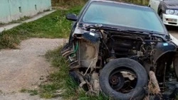 Автохлам посреди двора мешает жить людям в селе Дачном