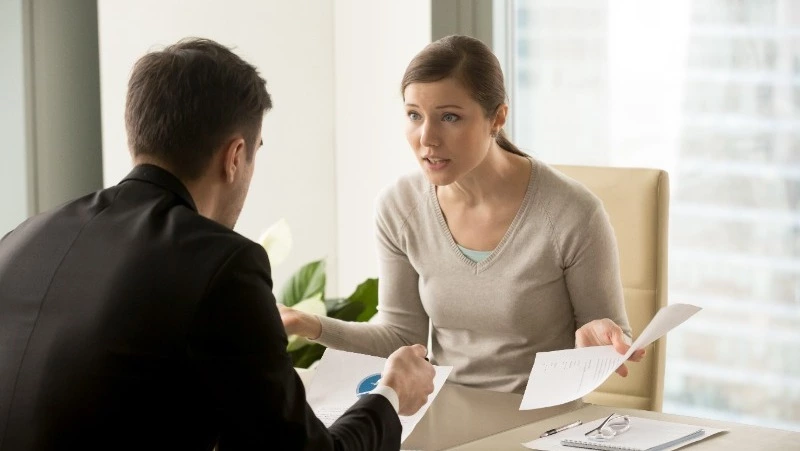 «Пишут мэру, губернатору»: сахалинцы массово игнорируют коммунальщиков