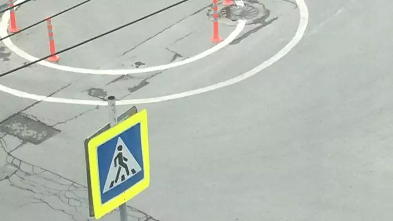 "На абордаж"! Мини-кольцо на Дзержинского автомобилисты сломали за сутки