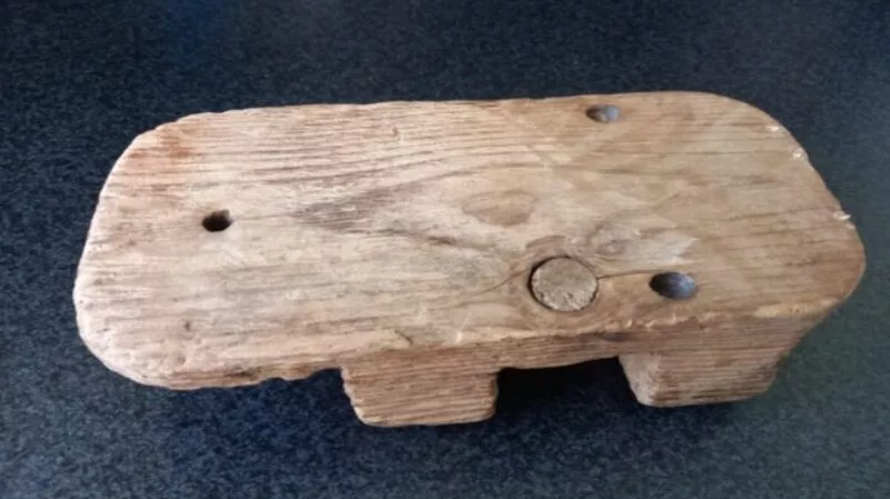 Сахалинец нашел древнюю японскую туфлю времен Карафуто, которая хорошо сохранилась