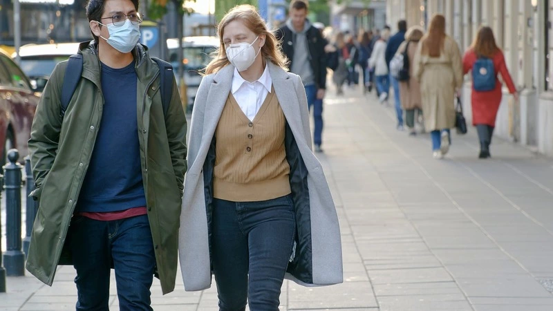 Важен каждый шаг: как работают ограничения и вакцинация в защите от коронавируса