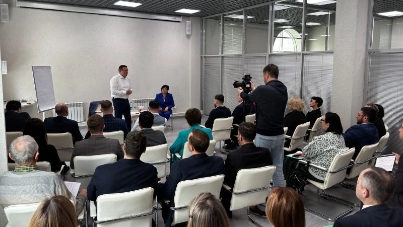 Губернатор встретился с активом Торгово-промышленной палаты Сахалинской области