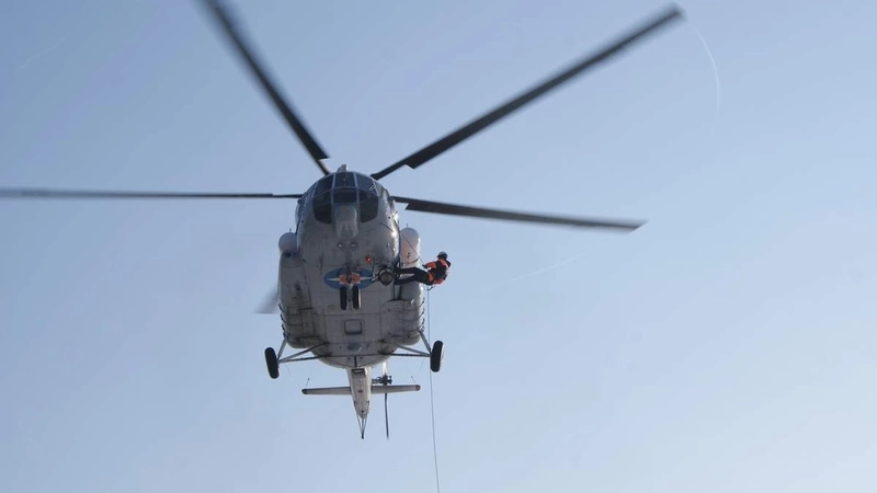 Вертолет Ми-8 помог сахалинке добраться до областной больницы