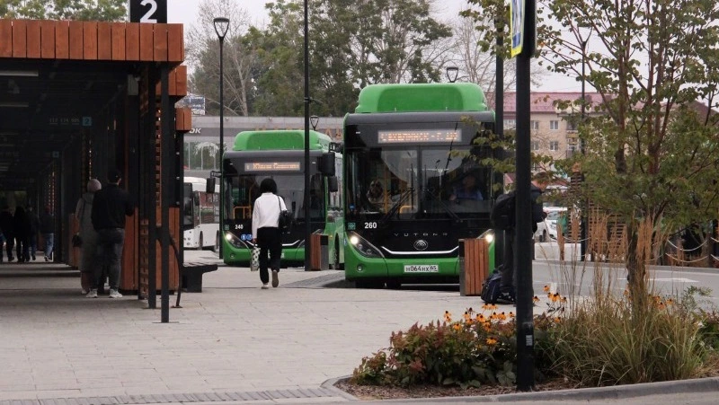 Лето, море, автобус: новый маршрут связал Южно-Сахалинск с пляжем «Охота»