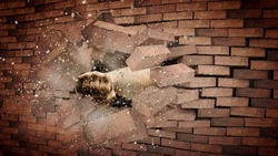 Подросток проломил стену подвала в Корсакове, чтобы украсть дорогостоящие инструменты 