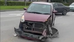 Авария затруднила движение на улице Ленина в Южно-Сахалинске 