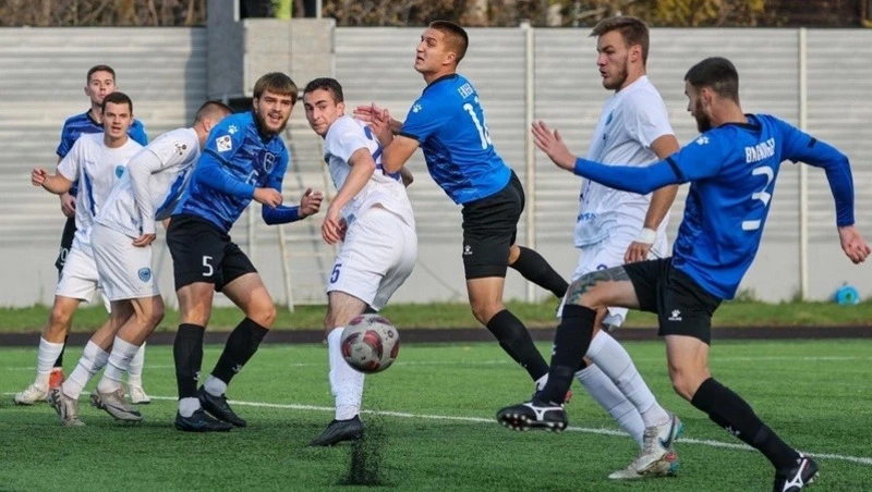 Футбольная команда «Сахалин» сыграла вничью с «Композитом» в Подмосковье