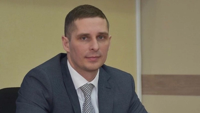 Мэр Поронайского района поздравил муниципальных служащих с праздником