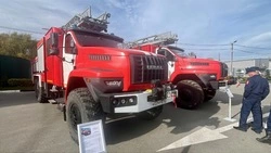 Новые «УРАЛы» подарили сахалинским пожарным в честь профессионального праздника 