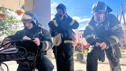 Сотрудники МЧС потушили условный пожар в Кадетской школе Южно-Сахалинска 18 июля