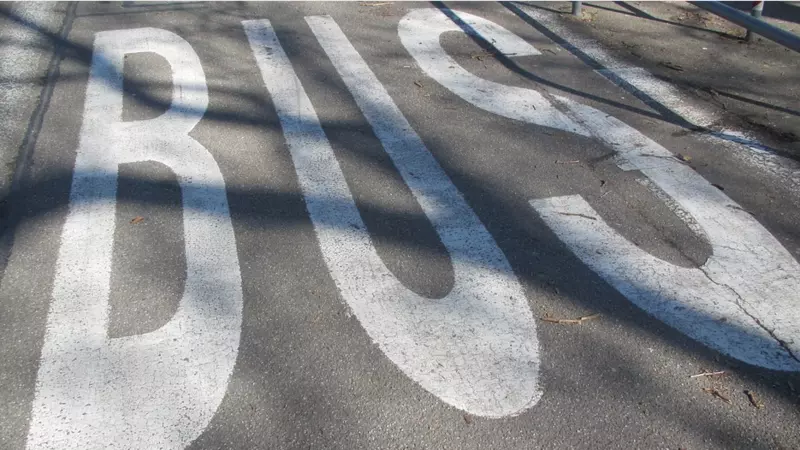 Выделенные полосы для общественного транспорта сделают в Южно-Сахалинске