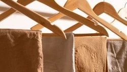 Винтаж наступает: жители ДФО к 8 Марта в три раза чаще покупают ретро-одежду и аксессуары