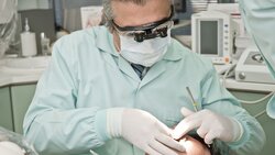 Сахалинка посетила китайского стоматолога и привезла домой зубы в салфетке