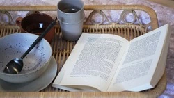 Бомба у моря, вонючая вода и «Хоккей в валенках»: новости выходных на Сахалине