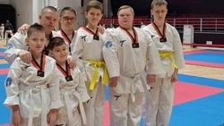 Соревнования по тхэквондо-пхумсэ прошли среди сахалинцев с интеллектуальными нарушениями