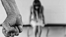 В издевательствах и сексуальном насилии над девушками подозревают компанию друзей на Дальнем Востоке