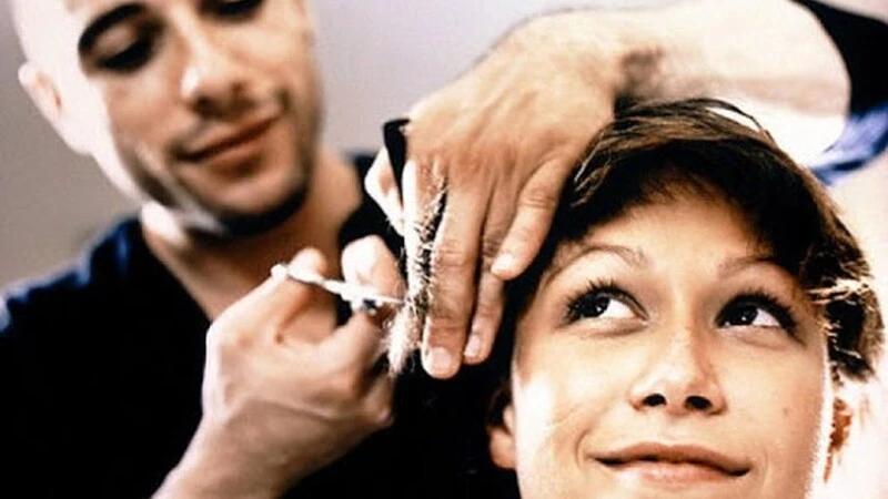 Сахалинцы завалили парикмахерские заказами на несколько дней вперед до их открытия