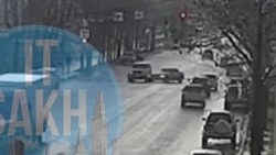 Внедорожник и седан столкнулись на перекрестке в центре Южно-Сахалинска