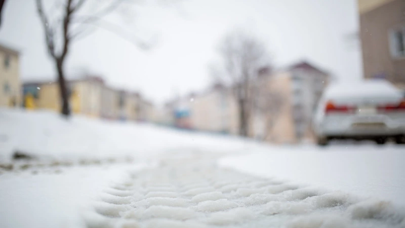 Жители Южно-Сахалинска остались без света и воды. Детей оставляют дома