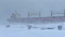 Обследование севшего на мель на Сахалине судна AN YANG 2 отложили из-за непогоды