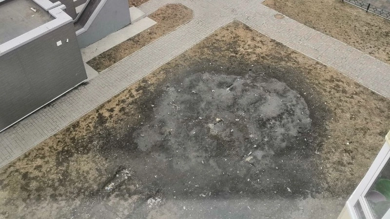 Жители Южно-Сахалинска рассказали о «зловонной куче» во дворе на улице Огородной