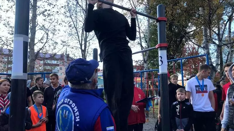 Жители Южно-Сахалинска подтянулись три тысячи раз