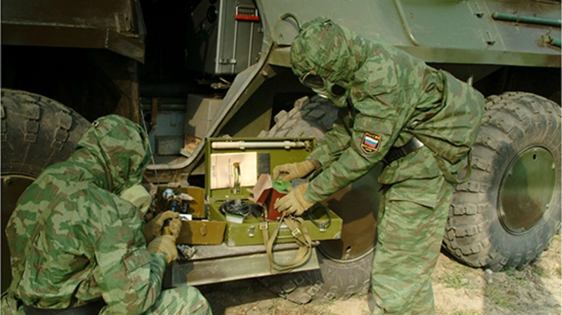 Военные на Сахалине тренировались отражать химические атаки «террористов»