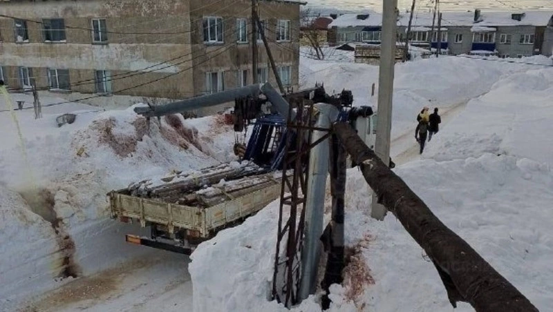 МЧС: более 200 сахалинцев остались без отопления из-за повреждения трубы