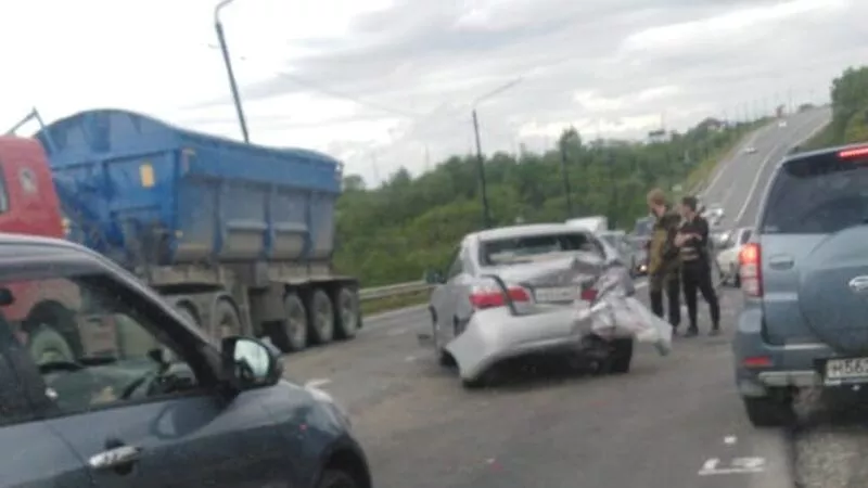 На корсаковской трассе несколько автомобилей попали в жесткое ДТП