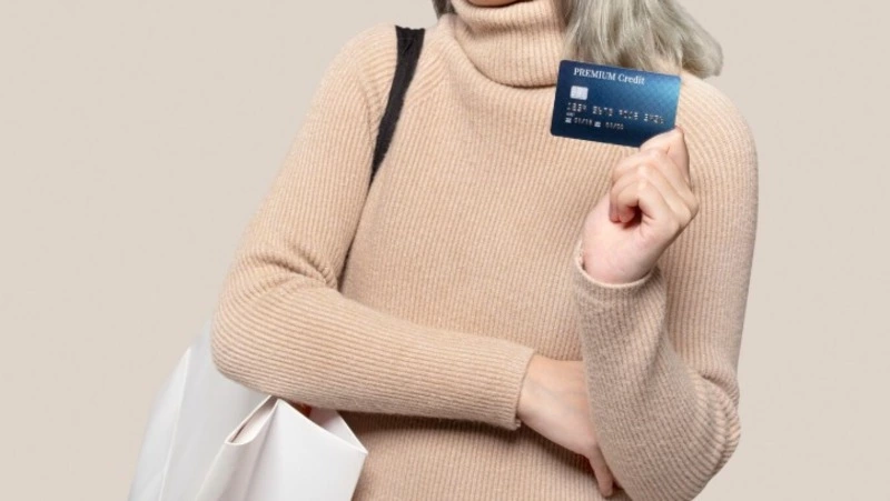 Жительница Южно-Сахалинска ответит в суде за покупки по найденной банковской карте 