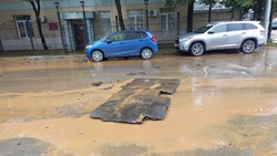 Ночной дождь уничтожил результаты ремонта на участках дорог в Южно-Сахалинске