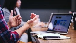 Унижение и давление: жители Южно-Сахалинска рассказали об абьюзе на работе