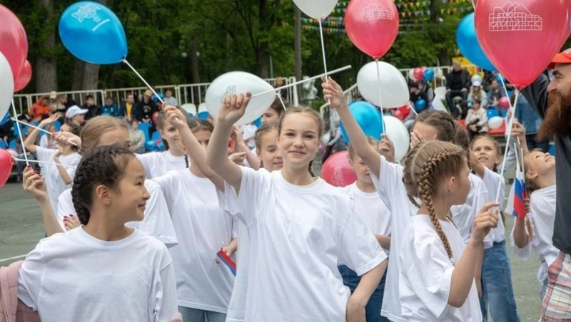 День России, тонны корюшки и землетрясения: новости выходных в Сахалинской области