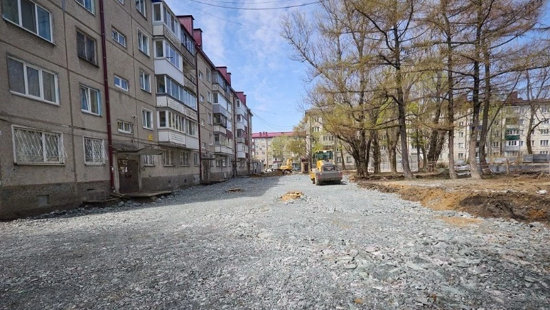 Капитальный ремонт дворов стартовал на улице Пограничной в Южно-Сахалинске