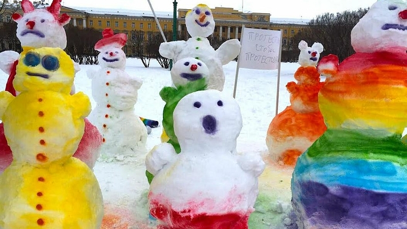 Интересная Россия: Снеговики против весны и пьяные голые негры