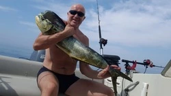 «Это был вызов самому себе»: рыбак с Сахалина — о самом большом улове на фестивале тунца 