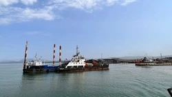 Работы по углублению дна завершились в порту Шахтерск 