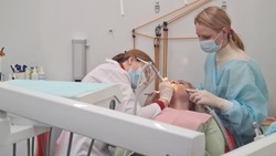 Бесплатно вылечить зубы в передвижной стоматологии приглашают жителей села Огоньки