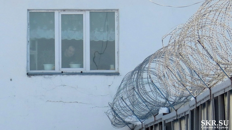 Заключенный открыл в сахалинской тюрьме телестудию и стал шахматистом